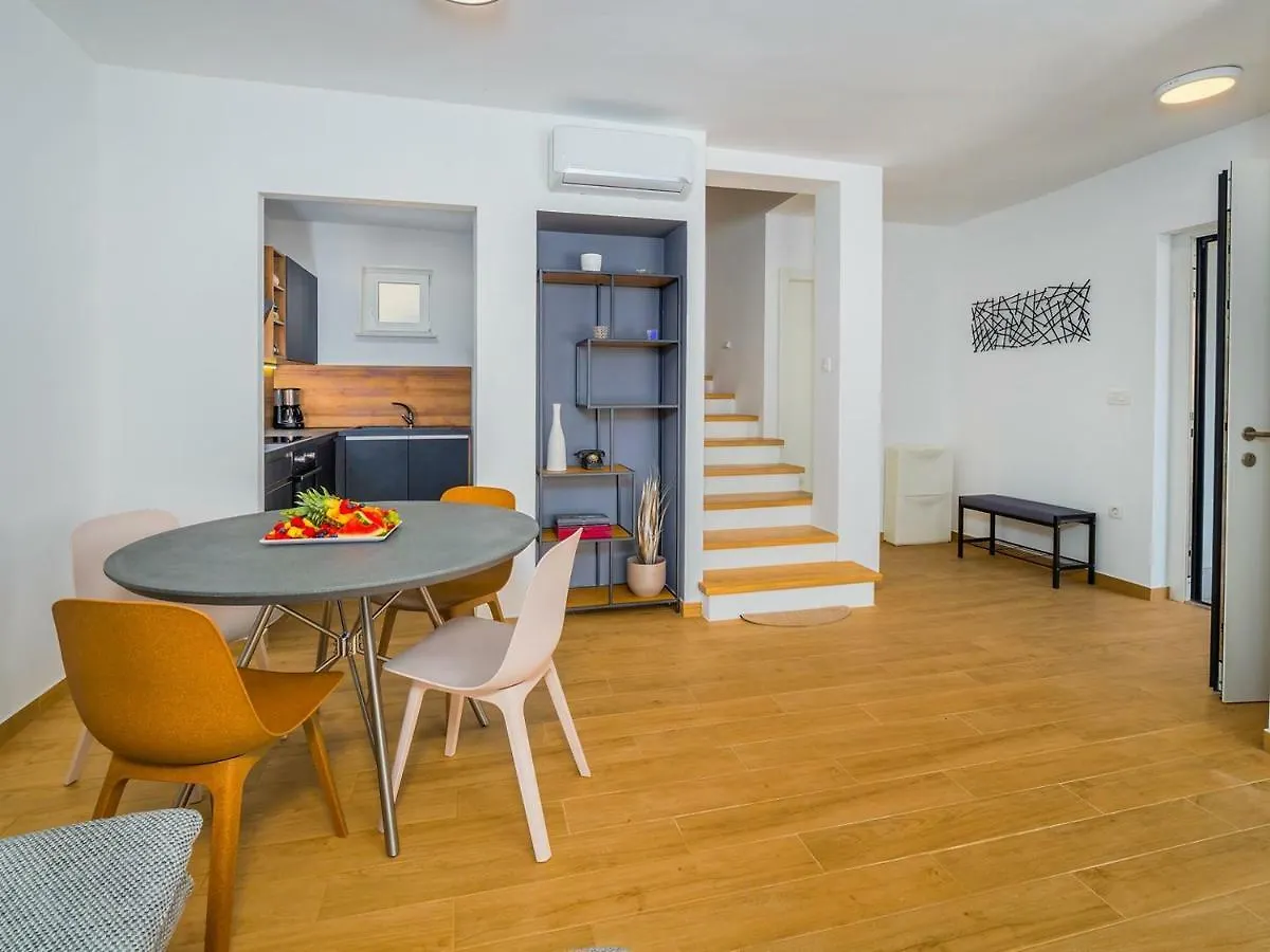 Villa Mondo Adria Njivice 0*,  Hırvatistan